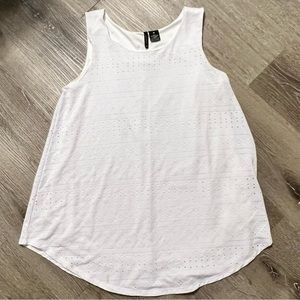 New Directions lace lined sleeveless tunic. Size M